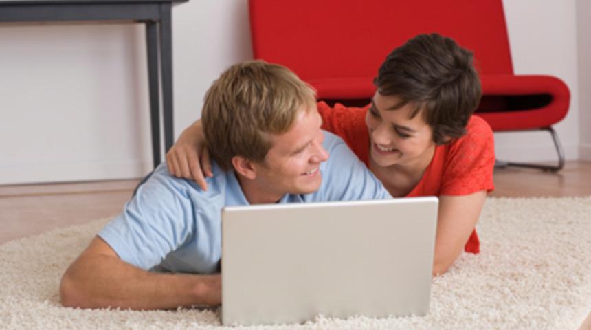 Sosyal Medya Sevgilisi