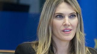 AP'de Eva Kaili depremi! Babası İstanbul kökenli olan eski sunucu, Parlamento'nun Barbie'si diye anlıyordu