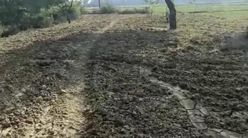 Bu da oldu! 2 kilometrelik yolu çaldılar... Görenler şoke oldu