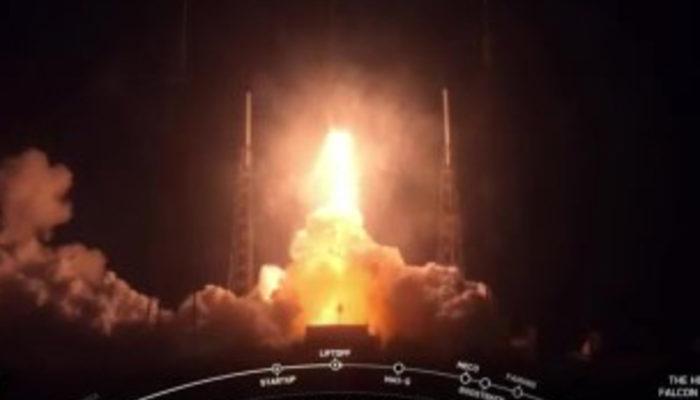 SpaceX roketi ile fırlatıldı... İstikamet: Ay!