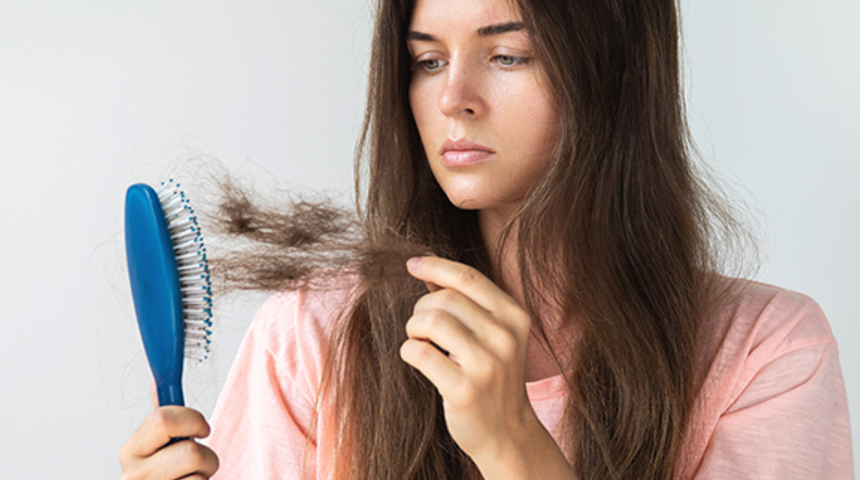 Saç dökülmesi tarih olacak! Tek malzemeyle saçlarınızı gürleştirin