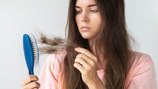 Saç dökülmesi tarih olacak! Tek malzemeyle saçlarınızı gürleştirin