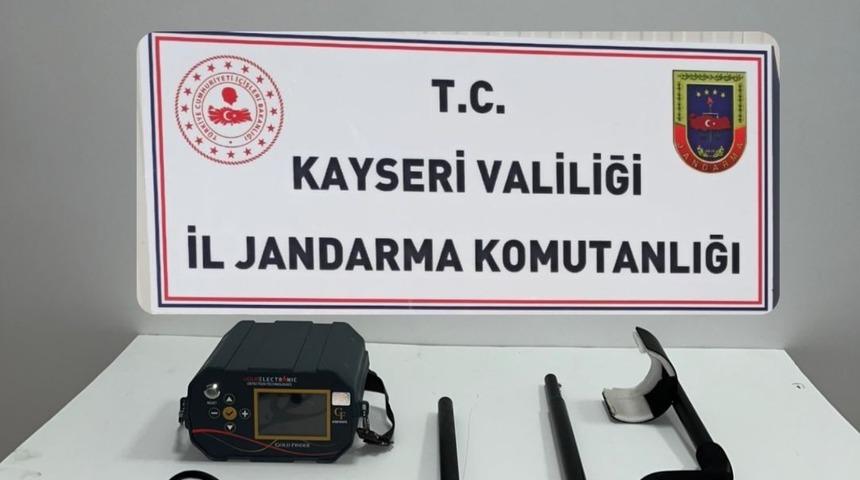 Kilisede ka&ccedil;ak kazı yapanlara su&ccedil;&uuml;st&uuml;