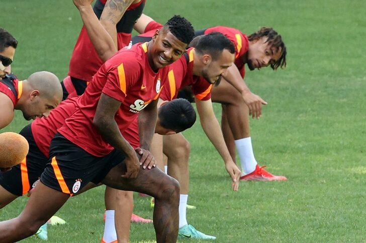 Galatasaray'da kriz büyüyor! Okan Buruk'un istemediği yıldız, kalmak için diretiyor... G5