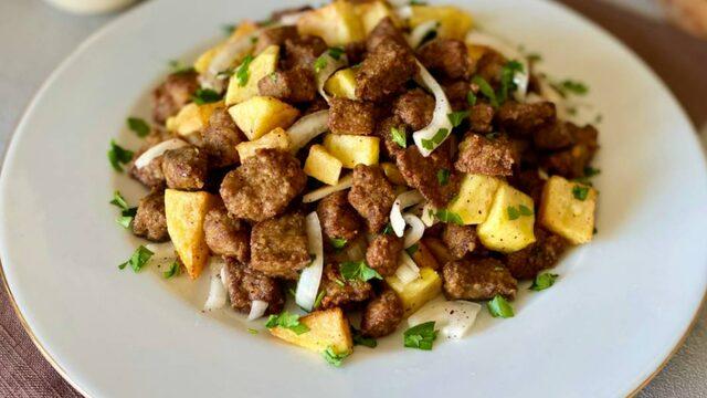 Gelinim Mutfakta Arnavut ciğeri tarifi! Dışı çıtır içi yumuşak Arnavut ciğeri nasıl yapılır?