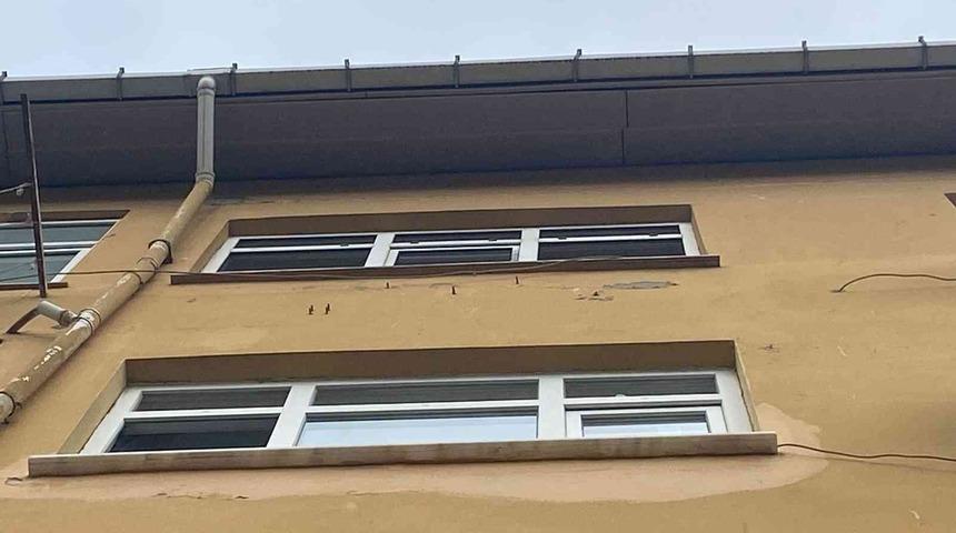 Beşiktaş’ta feci olay: 2 yaşındaki çocuk 5. kattan düşüp öldü