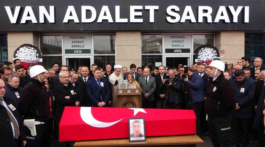 Van’da vefat eden Cumhuriyet Savcısı için tören düzenlendi