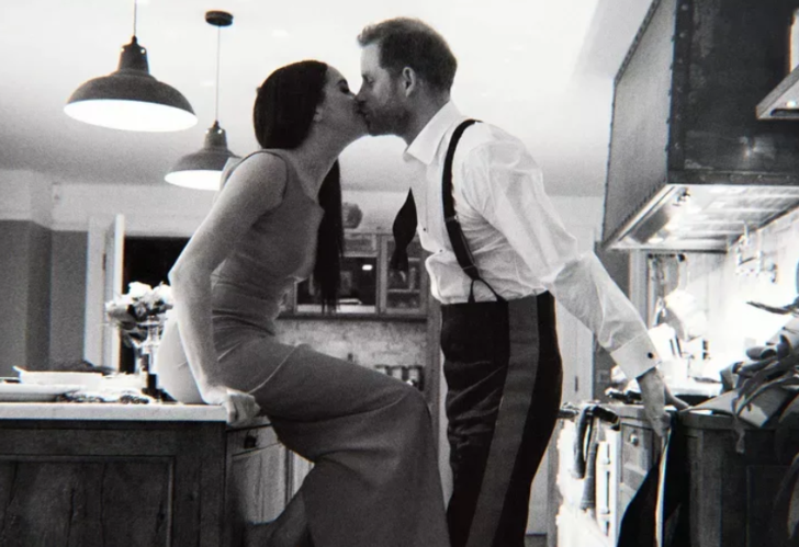 Prens Harry ve Meghan Markle durmak bilmiyor! Bu kez saray çalışanlarını hedef aldılar... “William’ı korumak için yalan söylüyorlar” G1