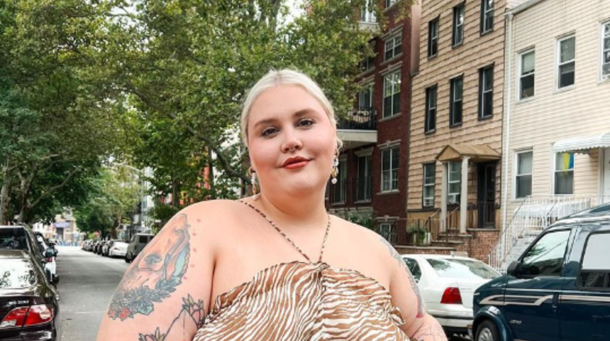 Büyük beden model Abby Bible aşka geldi! Sevgilisinin öpücüklere boğduğu pozu sosyal medyadan paylaştı