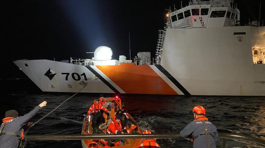 Balıkesir açıklarında 53 düzensiz göçmen yakalandı