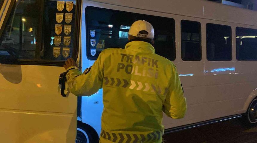İstanbul’dan sahte plakalı araçla geldiği Bursa’da polise yakalandı