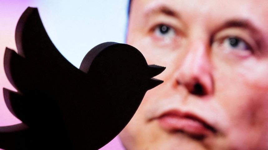 Twitter'ın ve yeni sahibi Elon Musk'ın hareketli günleri! Yuhalamalar, satışa çıkacak 'tuhaf' eşyalar ve daha fazlası...