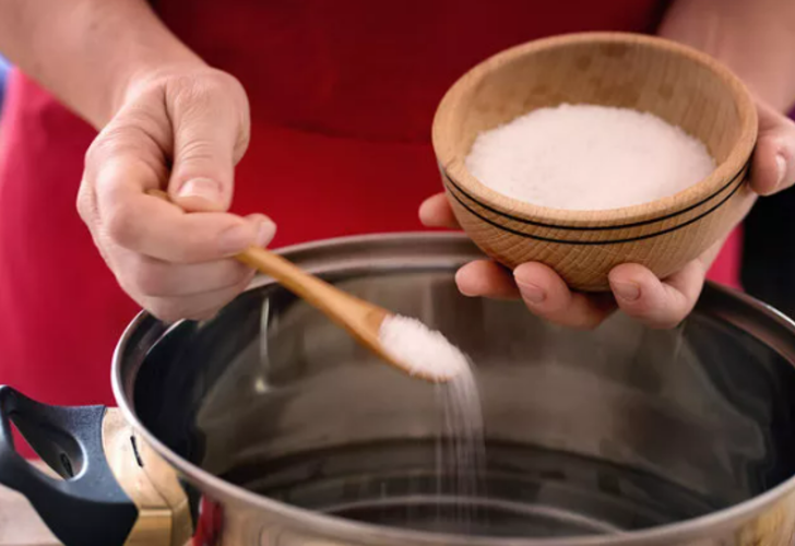 Sağlığınızı düşünüyorsanız asla yemezsiniz! Tansiyonu altüst eden en kötü yiyecek G1