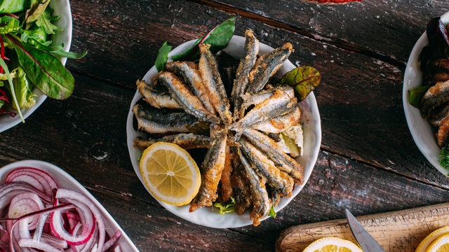 Airfryer hamsi kızartma tarifi pratik ve kokusuz! Airfryer'da hamsi kızartma nasıl yapılır?