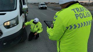 Tüm araçlar tek tek ölçüldü! Uymayan araçlara bin 152 TL ceza kesildi