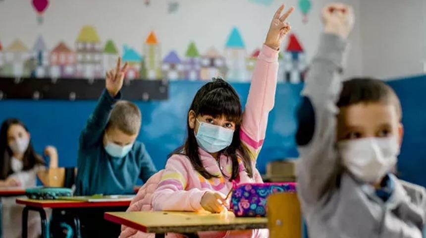 Son dakika | Hem velilerin hem de öğrencilerin aklında aynı soru! Okullar tatil olacak mı? Bakan Özer'den 'risk' açıklaması