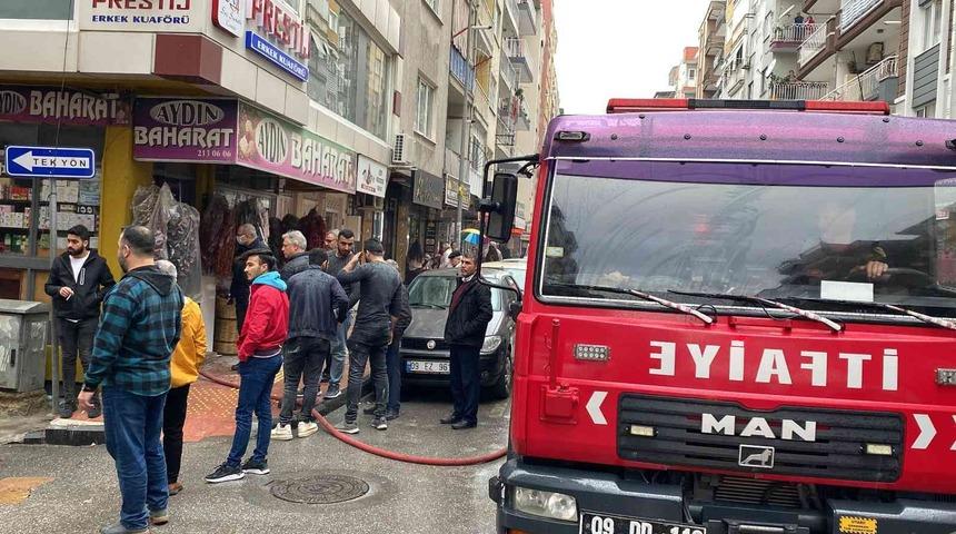 Baharatçıda çıkan yangın korkuttu