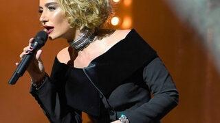 Sıla baba acısını sahnede paylaştı