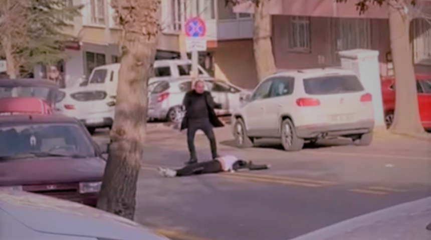 Eski eşini vurup ölmesi için başında beklemişti! 'Durumu çok kritik, entübe edildi'