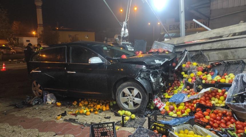 Diyarbakır'da otomobil ile minibüsün çarpışması sonucu 4 kişi yaralandı