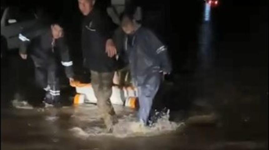 Fethiye&rsquo;de sağanak yağmur etkili oldu