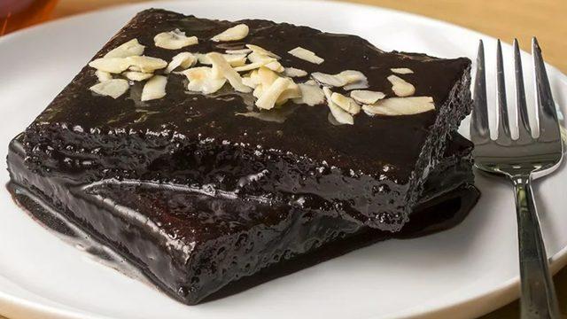 Tüm kek tariflerini unutun: Tam kıvamında kakaolu ıslak kek tarifi! Kakaolu ıslak kek nasıl yapılır?