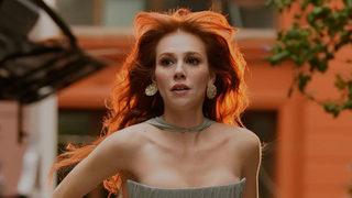 Oyuncu Elçin Sangu Hijyenik ped almak ayıp değil diyerek çağrıda bulundu