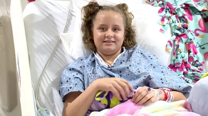 Cesareti hayrete düşürdü! Köpek balığı saldırısından onu 'tekmeleyerek' kurtuldu