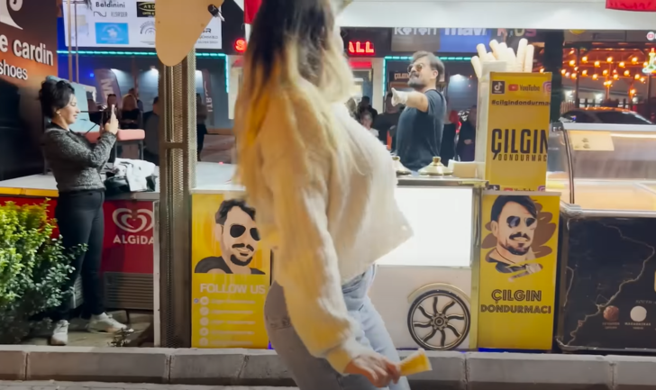 Fenomen Çılgın Dondurmacı'ya tokat... İzleyenlerin ağzı açık kaldı! Dansları olay oldu arkasından geldi ve... G3