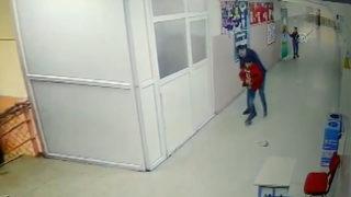 Müdür yardımcısı öğrencisini Heimlich manevrasıyla böyle kurtardı