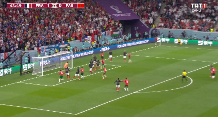 Dünya Kupası'nda milyonlarca izlenen an! 2 saniye boyunca havada asılı kaldı... G4