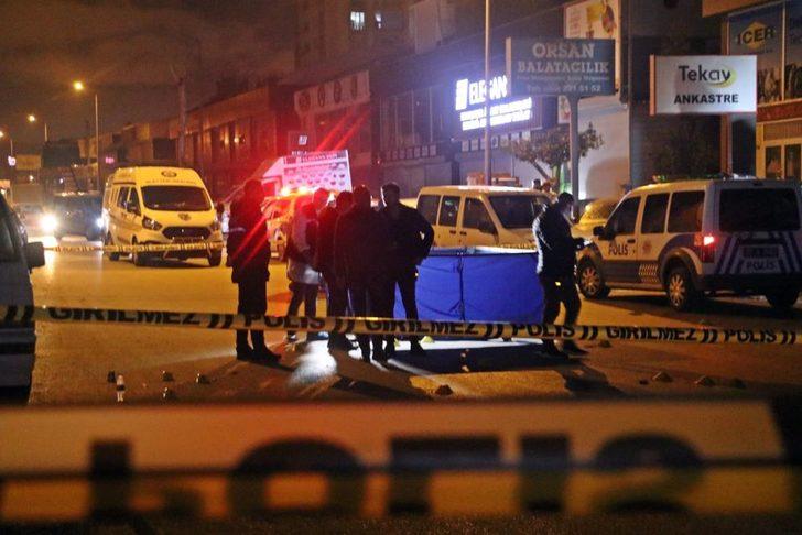 Antalya'da cinayet! Otomobille yolu kesildi, kurşunların hedefi oldu
