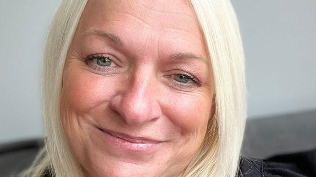 Milyonda bir görülüyor! Sendromu nedeniyle bir anda heykele dönüşerek yere düşüyor