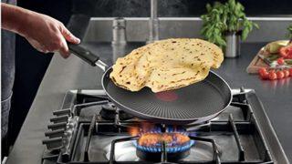 Uzun ömürlü ve kullanışlı bir tava isteyenlere en iyi Tefal marka tava önerileri