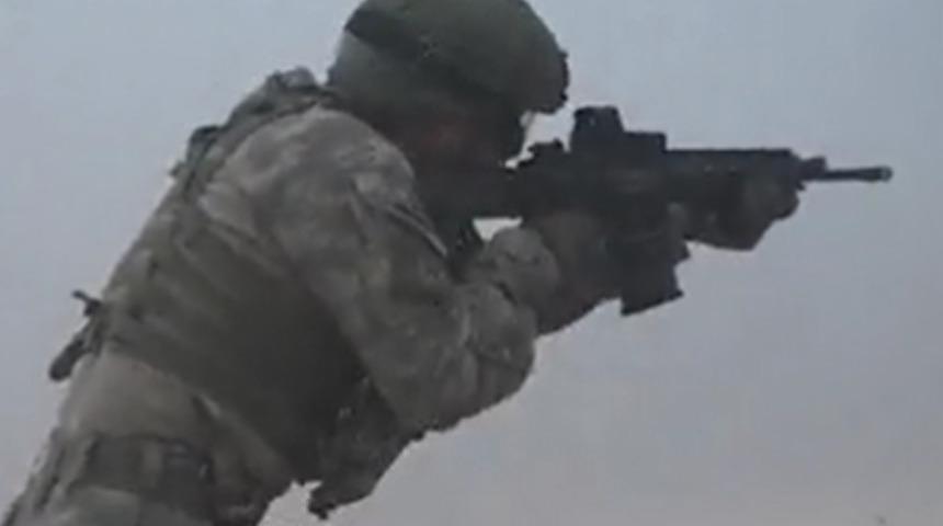 Son dakika: MSB "Hendeklere g&ouml;mmeye devam ediyoruz" diyerek duyurdu! Saldırı hazırlığındaki 3 ter&ouml;rist etkisiz hale getirildi