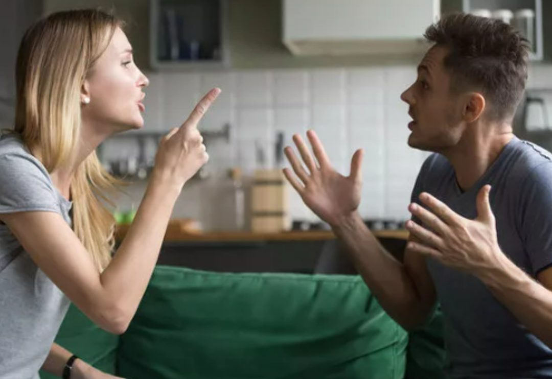 G&ouml;rd&uuml;ğ&uuml;n&uuml;z yer koşarak uzaklaşın! İlişkilerde en problemli bur&ccedil;lar