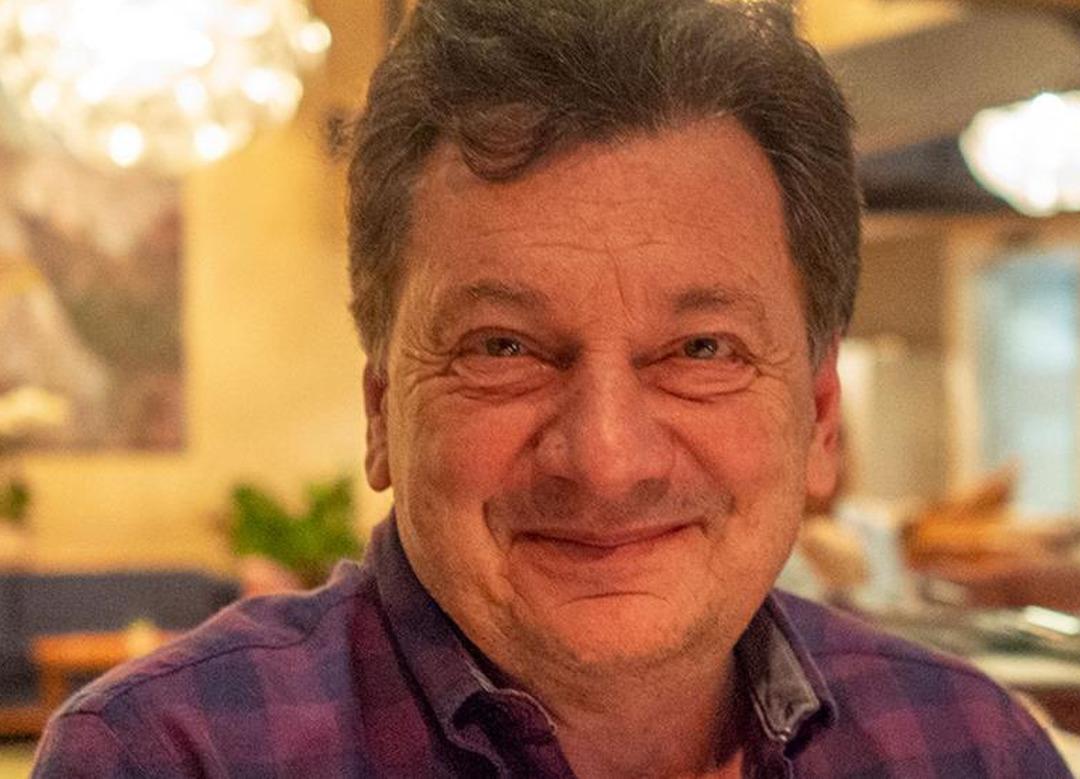 Vedat Milor'un gen&ccedil;lik hali g&uuml;ndem oldu! Yeşil&ccedil;am j&ouml;n&uuml; gibi 