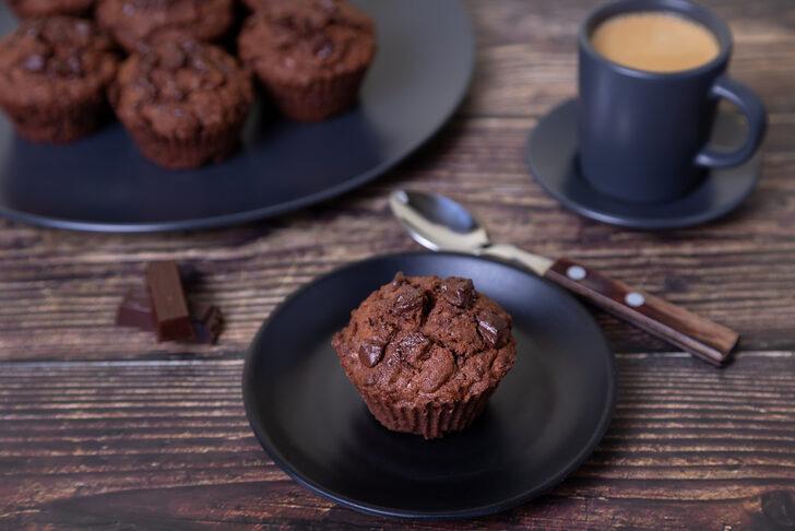 Airfryer muzlu çikolatalı muffin tarifi hafif ve lezzetli! Airfryer'da muzlu çikolatalı muffin nasıl yapılır?
