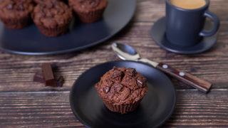 Airfryer muzlu çikolatalı muffin tarifi hafif ve lezzetli! Airfryer'da muzlu çikolatalı muffin nasıl yapılır?