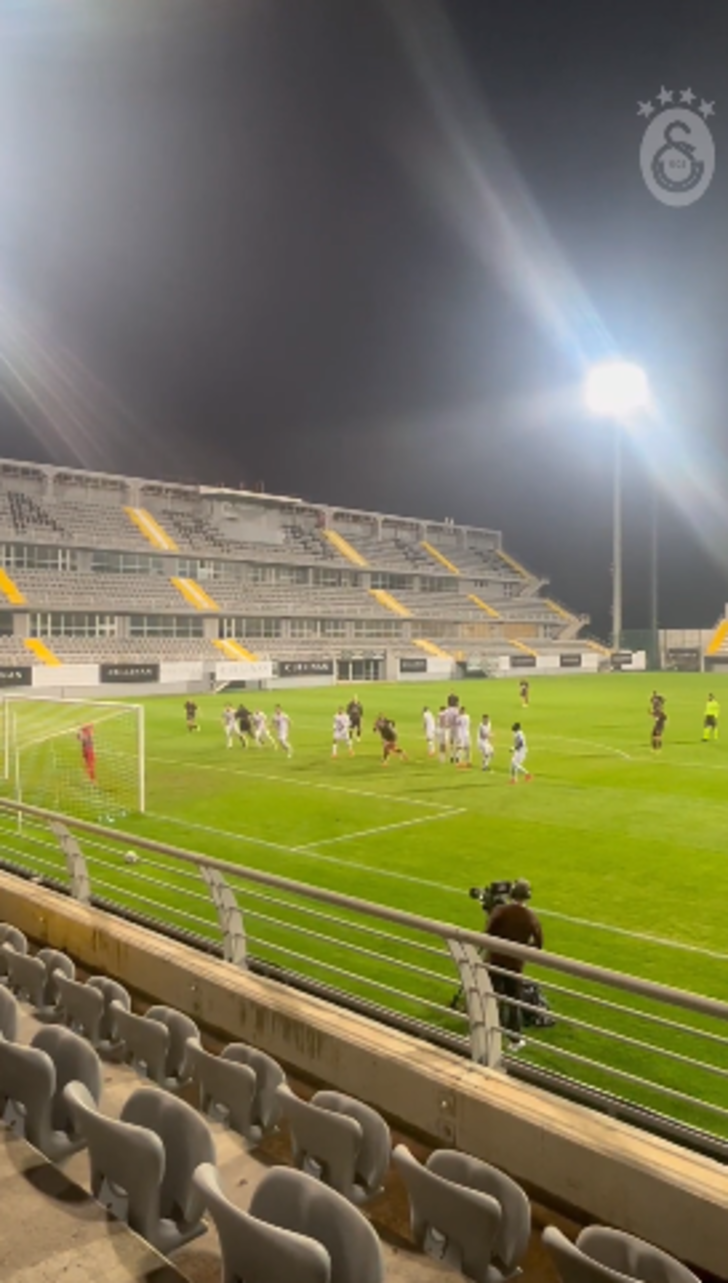 Fizik kurallarını altüst eden gol! Mertens'in frikik golü izleyenleri hayrete düşürüyor G2