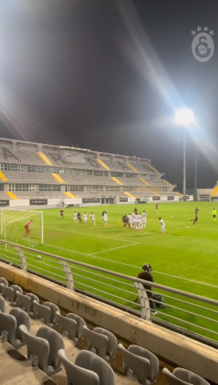 Fizik kurallarını altüst eden gol! Mertens'in frikik golü izleyenleri hayrete düşürüyor G1