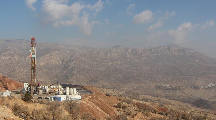 Bölgenin kaderini değiştirdi! Günlük 5 bin 300 varil petrol çıkarılıyor... Vali açıkladı 'Direk çalışabilen petrol'
