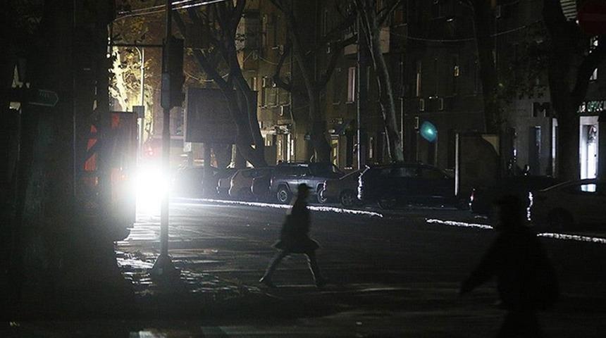 Rusya füzelerle saldırdı! İki Avrupa ülkesi karanlığa gömüldü