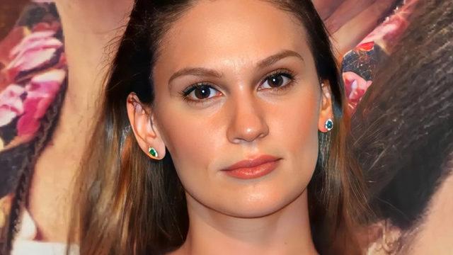 Farah Zeynep Abdullah'ın cesur yatak pozlarına yorum yağdı! 