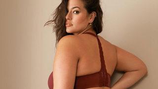 ''New York'un yarısıyla yattım'' diyen Ashley Graham kalçasına inen dekoltesini sergiledi!