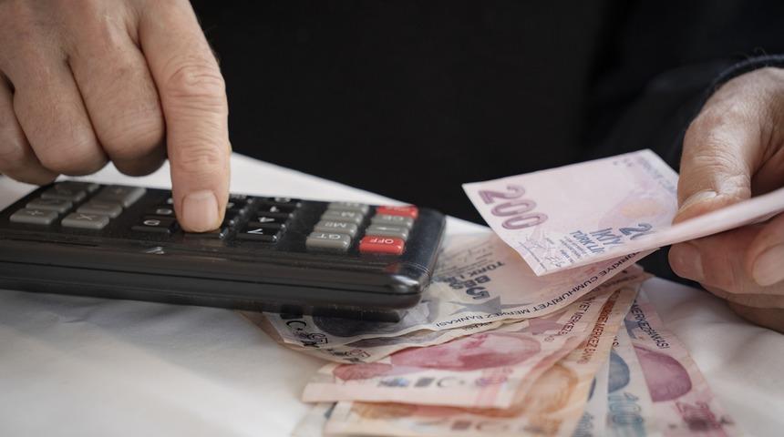 2,7 milyar TL yaşlı aylığı ve engelli aylığı hesaplara yatırıldı