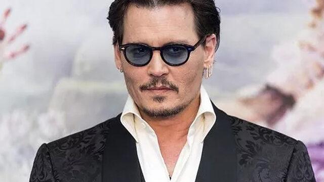 Johnny Depp ölümcül hastalığı olan minik hayranının hayalini gerçekleştirdi!