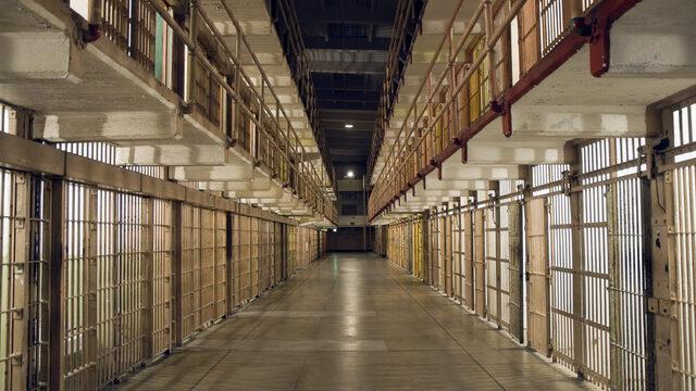 Yattığı koğuş canlı bir fırına döndü! Hapishane mahkumu yana yana can verdi