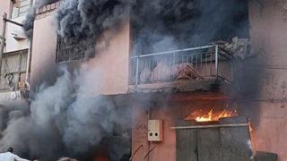 Sünger atölyesi alev alev yandı! Ekipler 1 saatte söndürebildi...