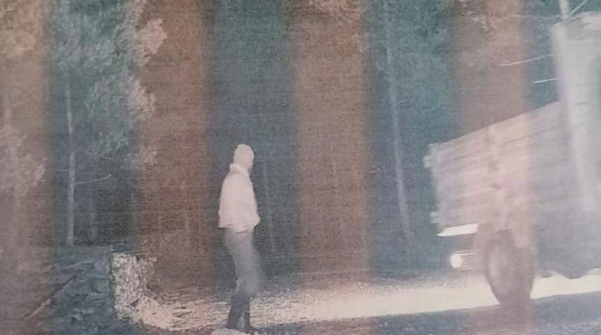 Çaldıkları şeyin ne olduğunu öğrenince şoke oldular! 'Radyo sandık'